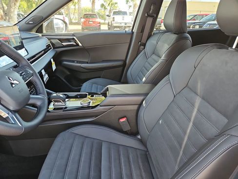 New 2026 Mitsubishi Outlander LE FWD image 14