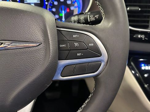 Used 2023 Chrysler Voyager LX FWD image 39