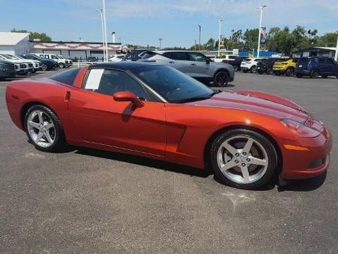 Used 2005 Chevrolet Corvette Coupe w/ Preferred Equipment Group RWD image 2