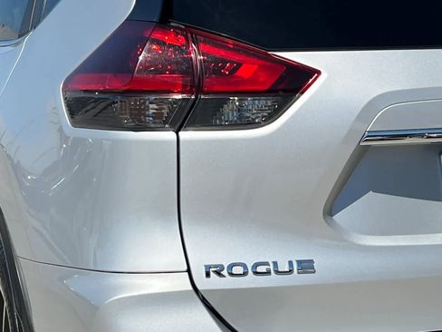 Used 2020 Nissan Rogue SL FWD image 34