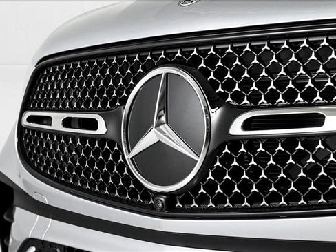 New 2025 Mercedes-Benz GLC 350e 4MATIC image 3