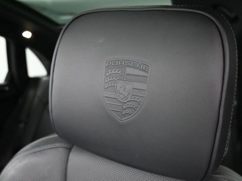 Certified 2023 Porsche Macan S image 11