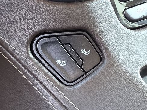 Used 2019 Chevrolet Tahoe LT RWD image 32