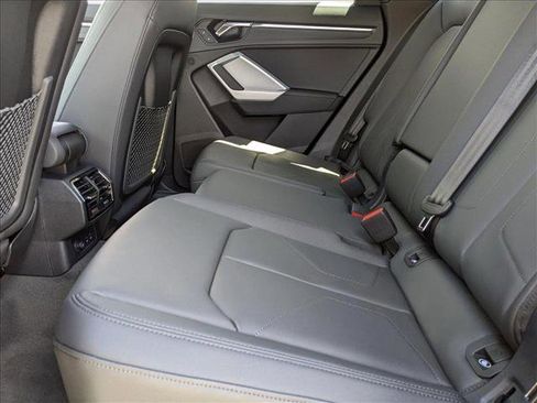 New 2025 Audi Q3 2.0T Premium image 14