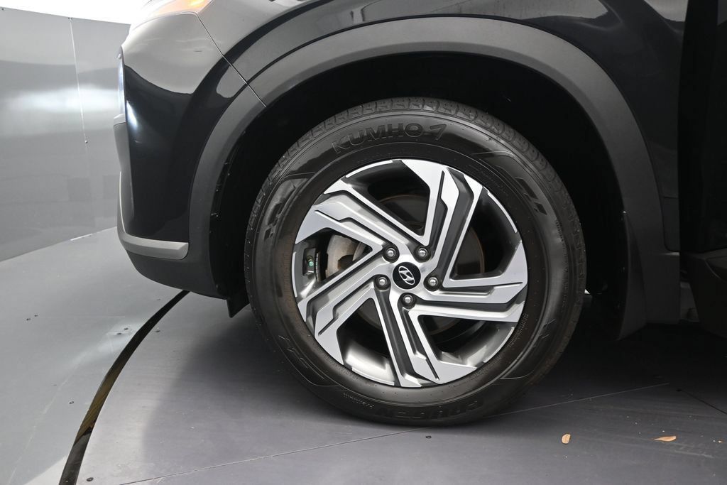 Used 2023 Hyundai Santa Fe SE FWD image 13