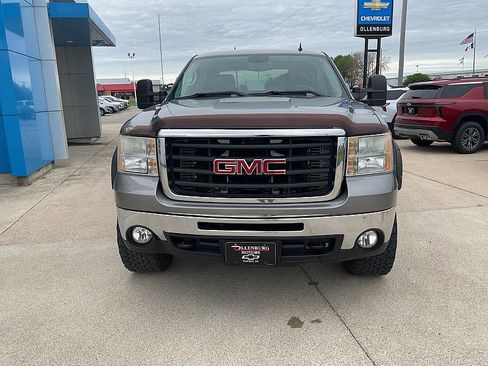 Used 2009 GMC Sierra 2500 SLT w/ SLT Convenience Package AWD/4WD image 3