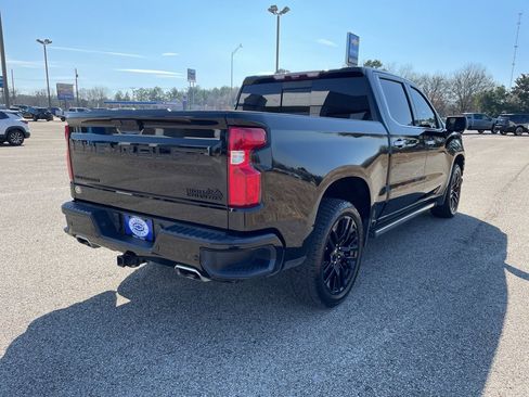 Used 2022 Chevrolet Silverado 1500 High Country w/ Technology Package image 5