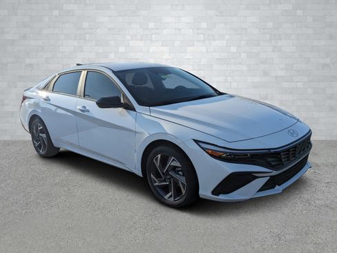 New 2025 Hyundai Elantra Sport image 2