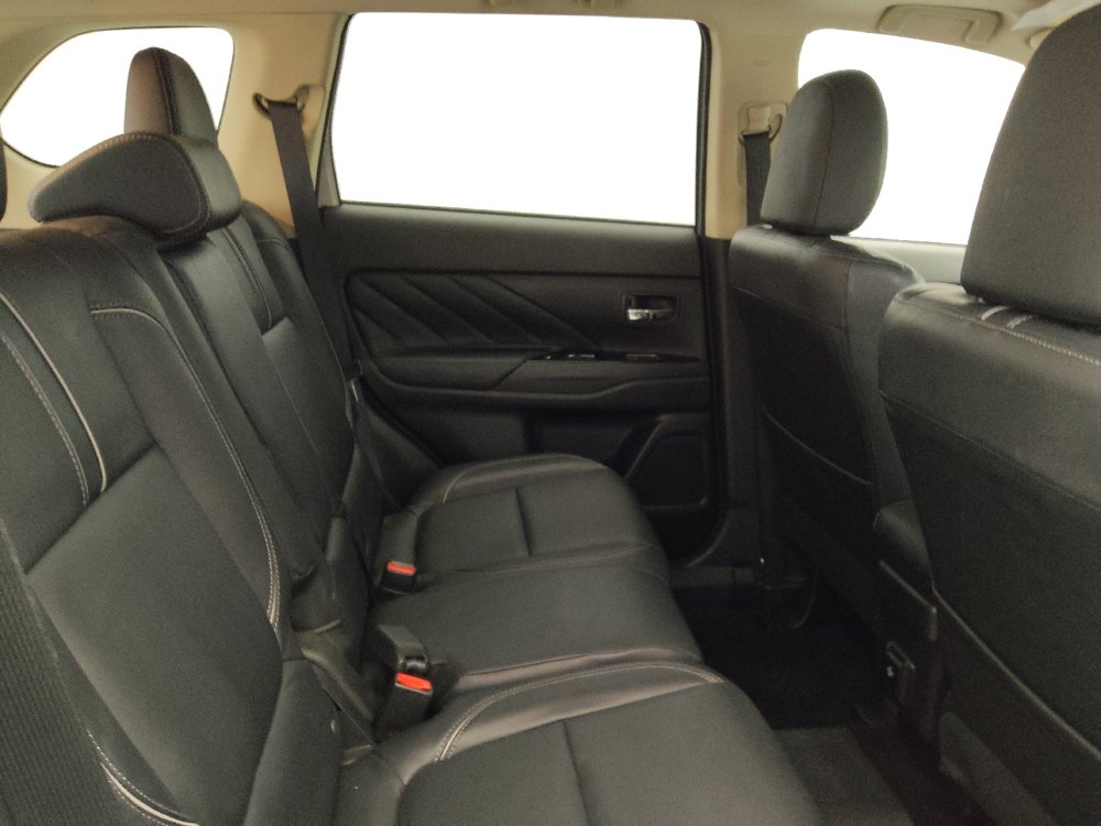 Used 2018 Mitsubishi Outlander GT AWD/4WD image 19