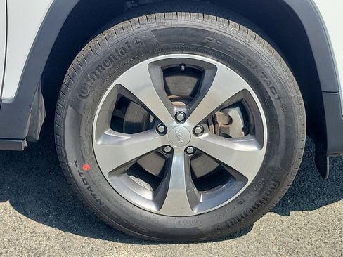 Certified 2020 Jeep Cherokee Limited image 8