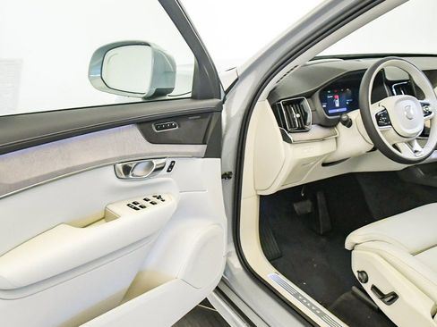 New 2026 Volvo XC90 T8 Ultra w/ Protection Package Premier AWD/4WD image 28