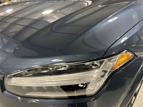 Certified 2024 Volvo XC90 T8 Plus w/ Protection Package Premier image 7