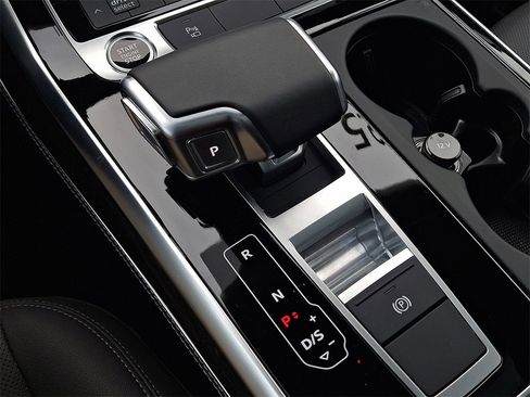 Certified 2025 Audi Q8 Premium Plus image 20