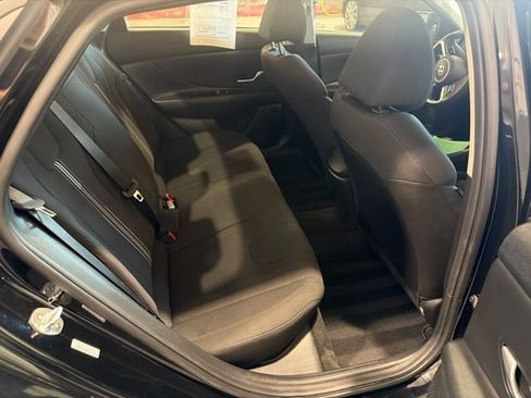 Used 2023 Hyundai Elantra SEL FWD image 12