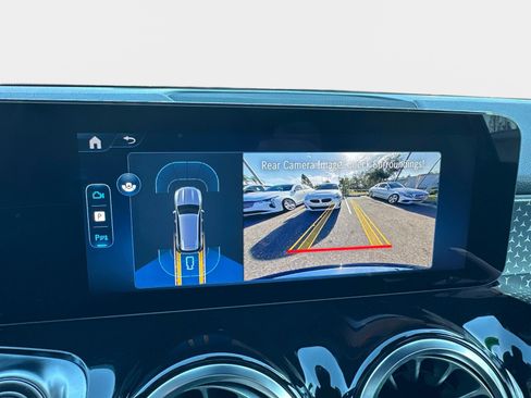 Used 2025 Mercedes-Benz GLB 250 image 26