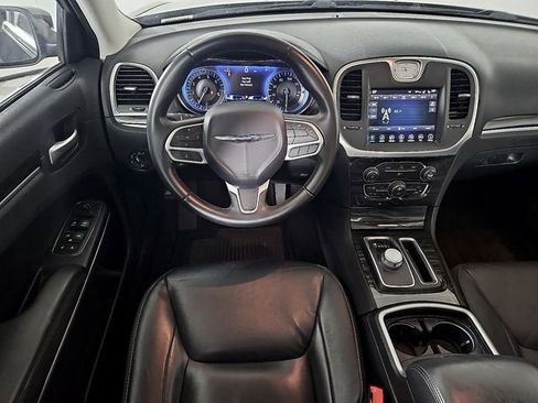 Used 2017 Chrysler 300 Limited w/ Value Package image 11