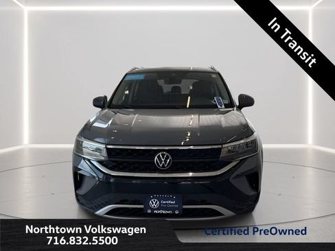 Used 2023 Volkswagen Taos SE AWD/4WD image 1