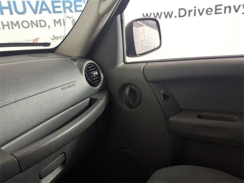 Used 2007 Jeep Liberty Sport image 25