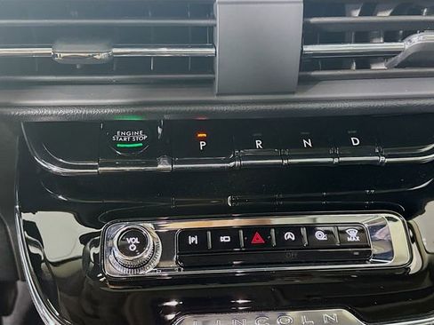 New 2026 Lincoln Corsair Premiere image 17