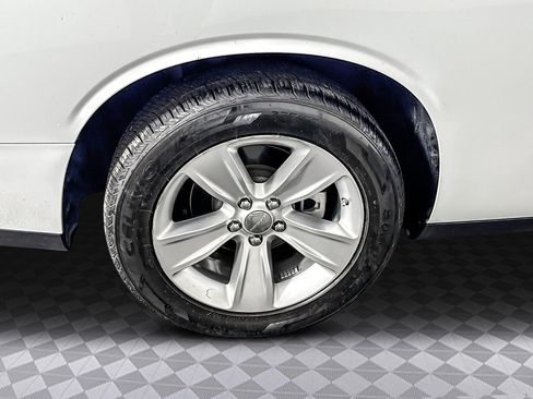 Used 2023 Dodge Challenger SXT image 31