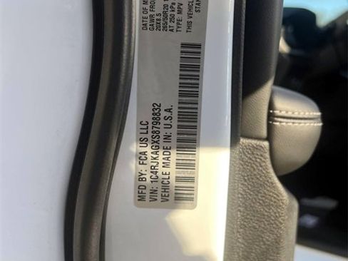 New 2025 Jeep Grand Cherokee L Altitude image 9