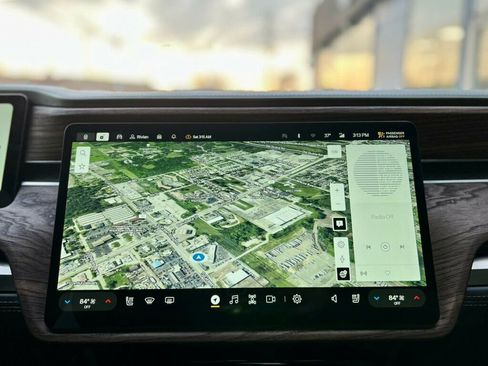 Used 2024 Rivian R1T Adventure image 24