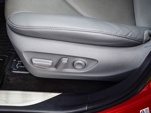 Used 2023 Toyota Highlander Platinum image 26