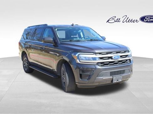 Used 2024 Ford Expedition Max XLT image 3