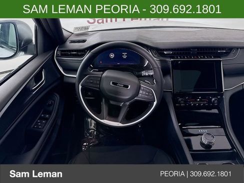 New 2025 Jeep Grand Cherokee L Laredo w/ Luxury Tech Group I image 22