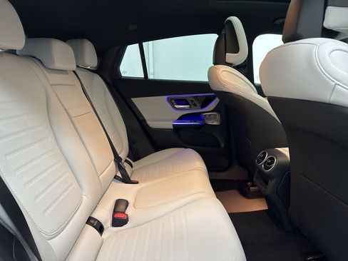 Used 2025 Mercedes-Benz GLC 300 4MATIC image 27