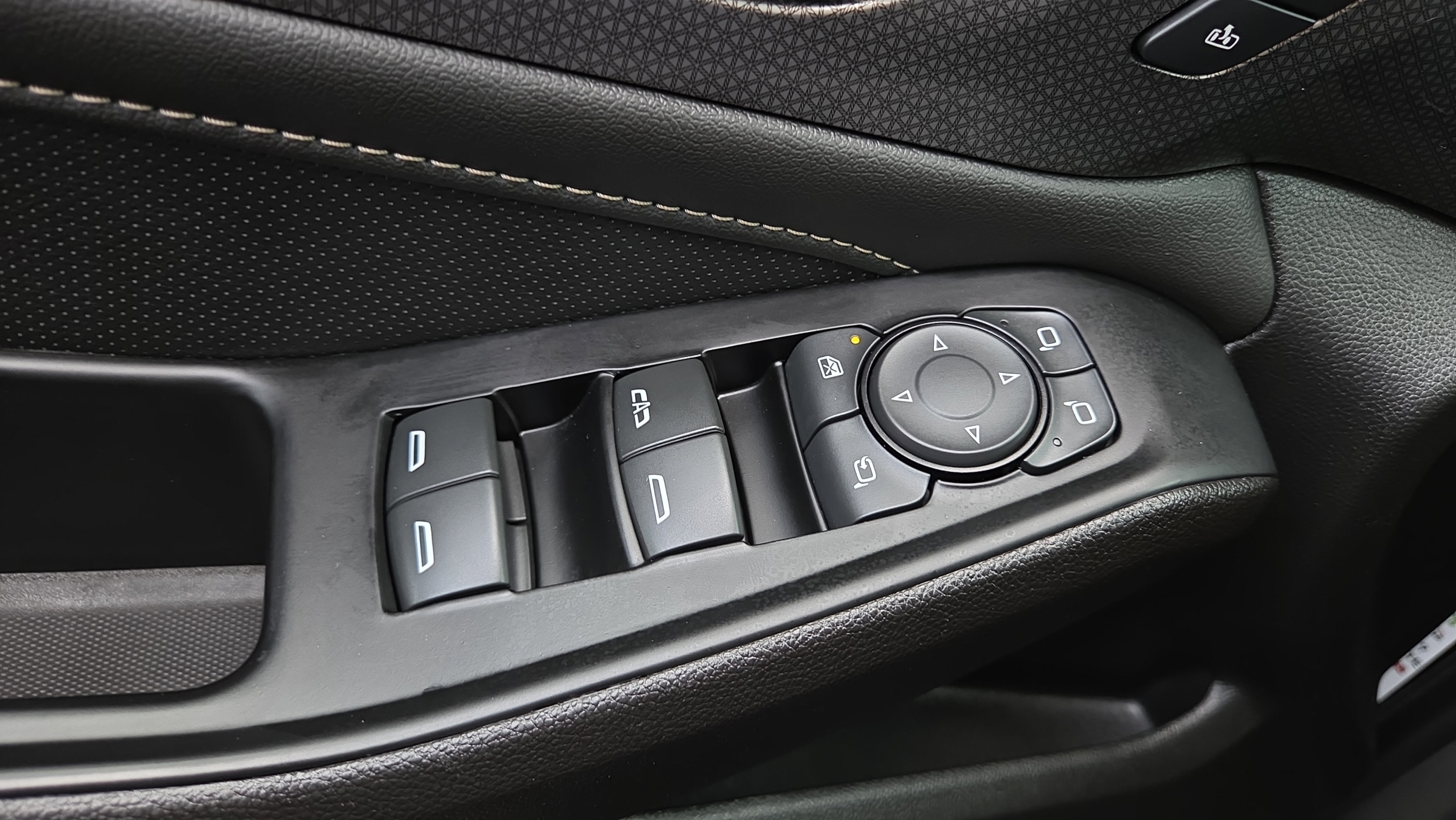 Used 2024 Chevrolet Traverse Premier w/ Redline Edition FWD image 36