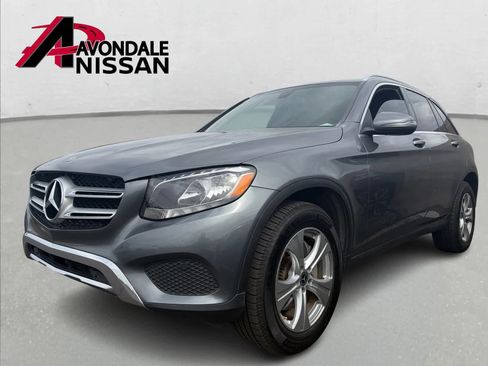 Used 2017 Mercedes-Benz GLC 300 image 2