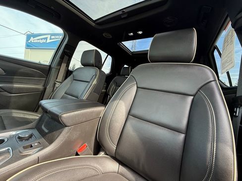 Used 2023 Chevrolet Traverse Premier w/ Redline Edition AWD/4WD image 13