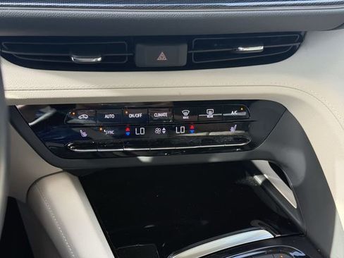 Used 2023 Buick Envision Essence AWD/4WD image 26