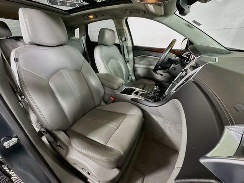 Used 2011 Cadillac SRX Luxury FWD image 29