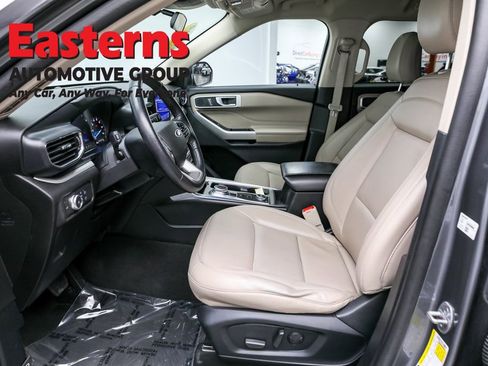 Used 2022 Ford Explorer XLT w/ Equipment Group 202A image 14