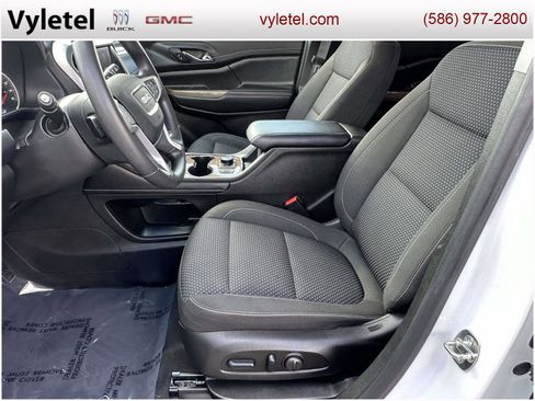 Certified 2023 GMC Acadia SLE w/ Driver Convenience Package image 17