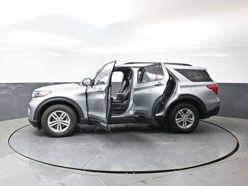 Used 2024 Ford Explorer XLT w/ Equipment Group 202A AWD/4WD image 63