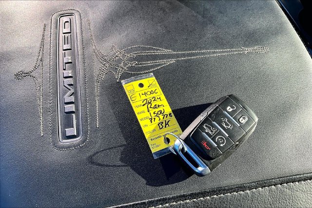 Used 2024 RAM 1500 Limited AWD/4WD image 36