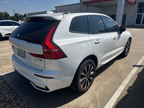 Used 2025 Volvo XC60 B5 Plus AWD/4WD image 2