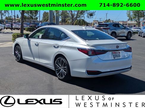 Certified 2025 Lexus ES 300h w/ Premium Package image 10
