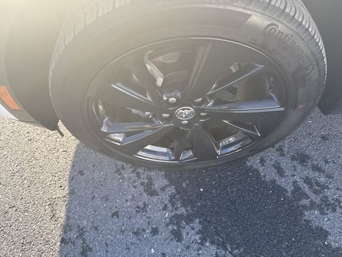 Used 2023 Buick Envision Essence w/ Sport Touring Package image 10