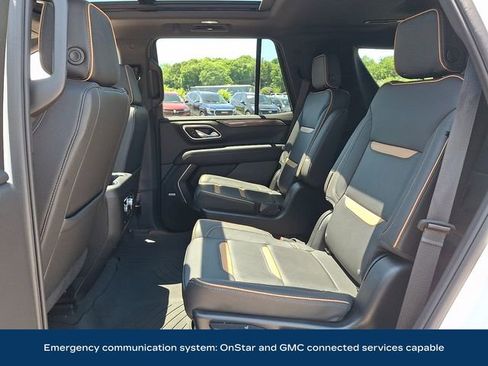 Used 2024 GMC Yukon AT4 w/ AT4 Premium Package AWD/4WD image 18