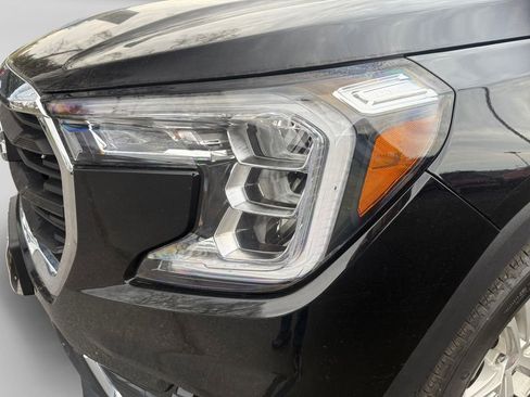 Used 2024 GMC Terrain SLE image 29