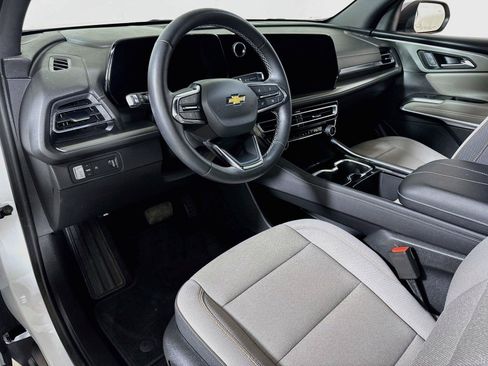 Certified 2026 Chevrolet Traverse LT w/ Driver Confidence Package FWD image 7