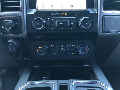 Used 2018 Ford F150 XLT w/ Equipment Group 302A Luxury image 12