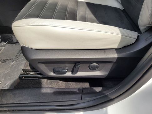 Used 2025 Mitsubishi Outlander SE AWD/4WD image 21