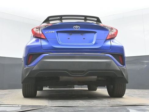 Used 2020 Toyota C-HR XLE image 32