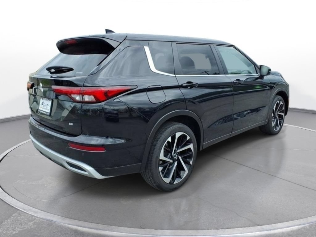 Used 2024 Mitsubishi Outlander SE AWD/4WD image 6