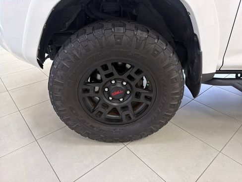 Used 2018 Toyota 4Runner SR5 Premium AWD/4WD image 29